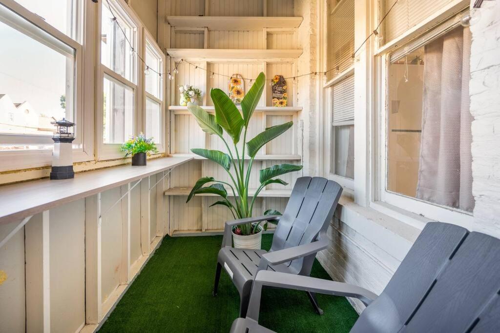 Lincoln Park 3 Bedroom Penthouse